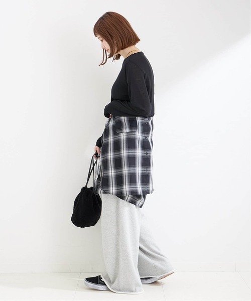 Simplicite(サンプリシテ)の「《追加3》シアークルーネックロンTEE(Tシャツ/カットソー・レディース・ブラック/ブラック系その他/ホワイト・FREE)」の13枚目の写真