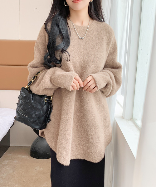 by LEGNA(バイレグナ)の「ふんわりやさしい肌触り。マシュマロタッチ ラウンドヘムニット(ニット/セーター・レディース・グレイッシュベージュ/ブラック/ホワイト/ピンク/レッド・FREE)」の22枚目の写真
