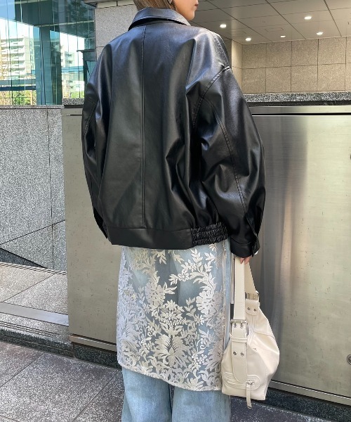 AIC.（エーアイシー）の「レザータッチステンカラーブルゾン（ブルゾン・レディース・ブラック/ネイビー・FREE）」の9枚目の写真