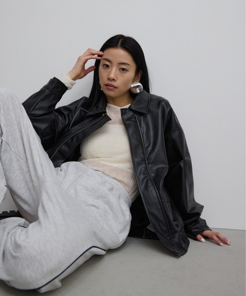 AIC.（エーアイシー）の「レザータッチステンカラーブルゾン（ブルゾン・レディース・ブラック/ネイビー・FREE）」の21枚目の写真