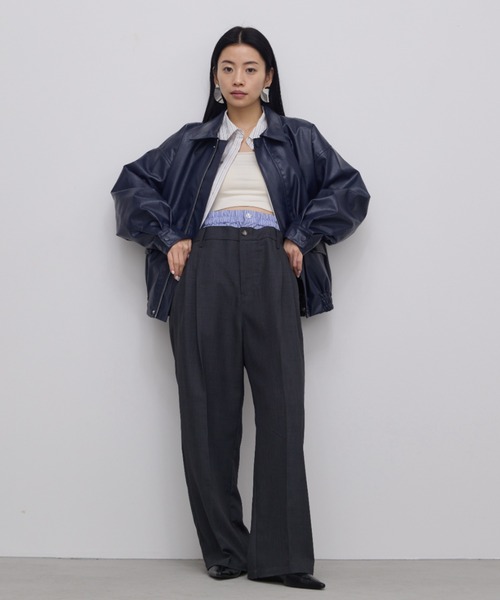 AIC.（エーアイシー）の「レザータッチステンカラーブルゾン（ブルゾン・レディース・ブラック/ネイビー・FREE）」の5枚目の写真