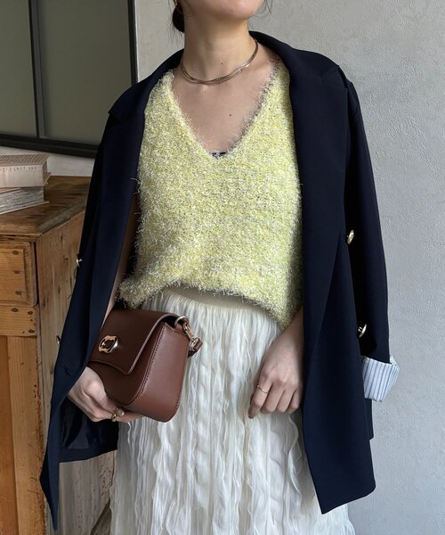 Thevon(ゼボン)の「フェザーヤーンVネックベスト(ニット/セーター・レディース・アイボリー/ブラック/グレー/ベージュ/サンドベージュ/サックスブルー/イエロー・FREE)」の7枚目の写真