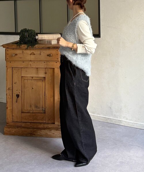 Thevon(ゼボン)の「フェザーヤーンVネックベスト(ニット/セーター・レディース・アイボリー/ブラック/グレー/ベージュ/サンドベージュ/サックスブルー/イエロー・FREE)」の18枚目の写真