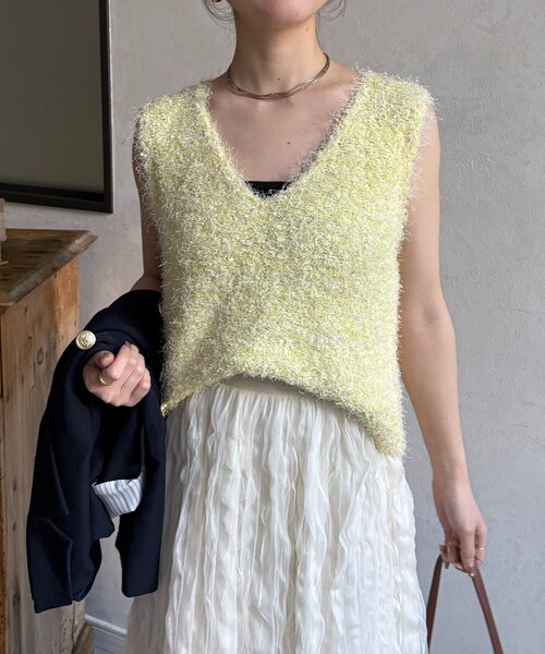 Thevon(ゼボン)の「フェザーヤーンVネックベスト(ニット/セーター・レディース・アイボリー/ブラック/グレー/ベージュ/サンドベージュ/サックスブルー/イエロー・FREE)」の16枚目の写真