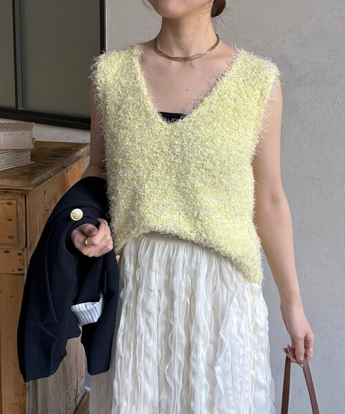Thevon(ゼボン)の「フェザーヤーンVネックベスト(ニット/セーター・レディース・アイボリー/ブラック/グレー/ベージュ/サンドベージュ/サックスブルー/イエロー・FREE)」の15枚目の写真