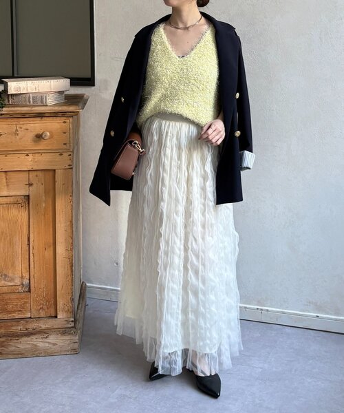 Thevon(ゼボン)の「フェザーヤーンVネックベスト(ニット/セーター・レディース・アイボリー/ブラック/グレー/ベージュ/サンドベージュ/サックスブルー/イエロー・FREE)」の8枚目の写真