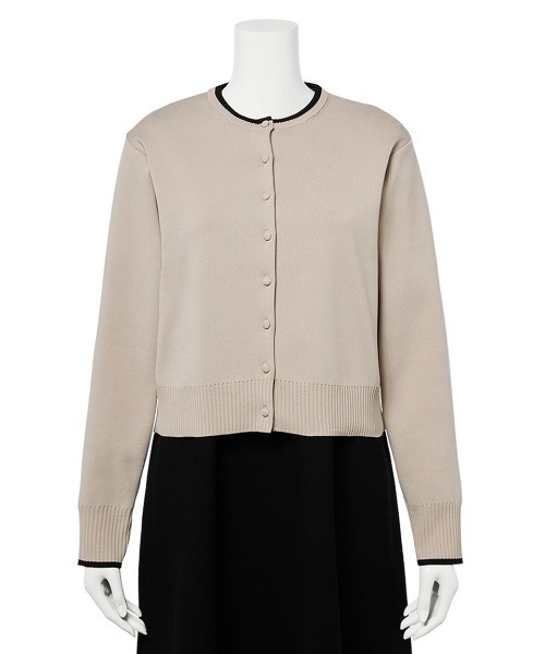 Mila Owen（ミラオーウェン）の「クルーネックくるみ釦短丈ニットカーディガン【手洗い可能】（カーディガン/ボレロ・レディース・ネイビー/ライム/ホワイト/ベージュ/ブラック・0/1）」の16枚目の写真