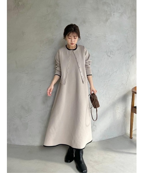 Mila Owen（ミラオーウェン）の「クルーネックくるみ釦短丈ニットカーディガン【手洗い可能】（カーディガン/ボレロ・レディース・ネイビー/ライム/ホワイト/ベージュ/ブラック・0/1）」の15枚目の写真