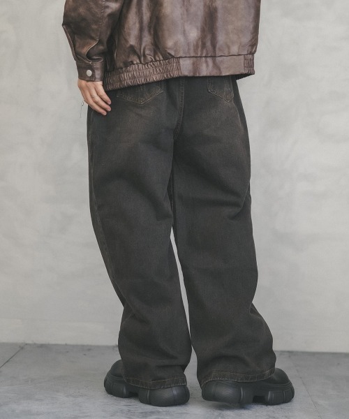 Shoowtime(ショウタイム)の「Vintage wash wide straight denim pants / ビンテージウォッシュワイドストレートデニムパンツ(デニムパンツ・メンズ・ブラック系・X-LARGE/LARGE/MEDIUM)」の2枚目の写真