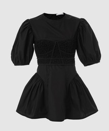 セール】SHORT SLEEVE TOP WITH HEM RUFFLE AND RAISED BACK