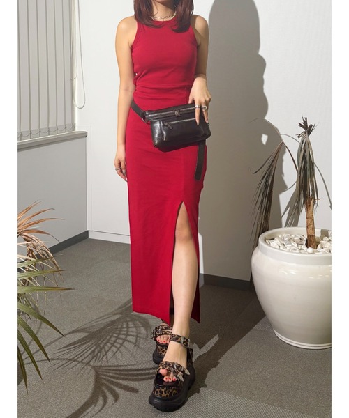 EVRIS（エヴリス）の「【パッド付】バックオープンアメスリロングワンピース（ワンピース・レディース・ブルー/グレー/レッド/ブラック・FREE）」の4枚目の写真