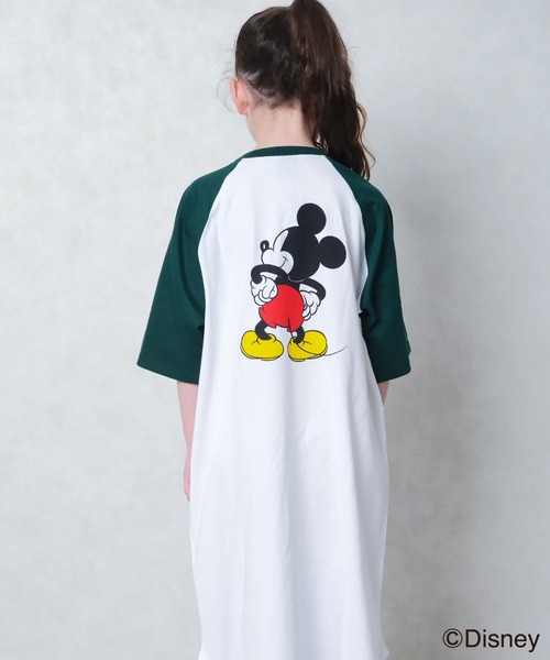 Disney(ディズニー)の「キッズ MICKEY MOUSE オーバーサイズワンピース(ワンピース・キッズ・モカ/チャコールグレー/杢グレー/ホワイト系その他2/ホワイト系その他3/ホワイト/ホワイト系その他/グレー系その他・120cm/110cm/160cm/150cm/140cm/130cm)」の3枚目の写真