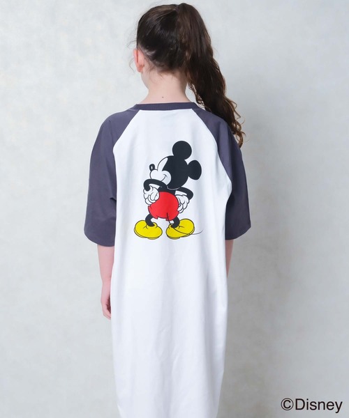 Disney(ディズニー)の「キッズ MICKEY MOUSE オーバーサイズワンピース(ワンピース・キッズ・モカ/チャコールグレー/杢グレー/ホワイト系その他2/ホワイト系その他3/ホワイト/ホワイト系その他/グレー系その他・120cm/110cm/160cm/150cm/140cm/130cm)」の4枚目の写真