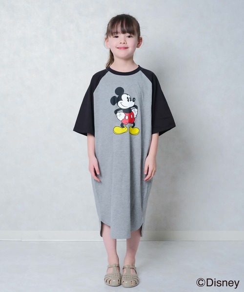 Disney(ディズニー)の「キッズ MICKEY MOUSE オーバーサイズワンピース(ワンピース・キッズ・モカ/チャコールグレー/杢グレー/ホワイト系その他2/ホワイト系その他3/ホワイト/ホワイト系その他/グレー系その他・120cm/110cm/160cm/150cm/140cm/130cm)」の16枚目の写真