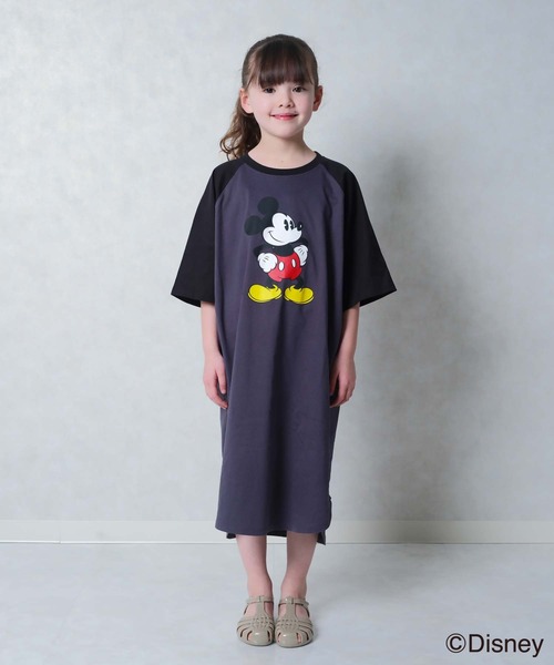 Disney(ディズニー)の「キッズ MICKEY MOUSE オーバーサイズワンピース(ワンピース・キッズ・モカ/チャコールグレー/杢グレー/ホワイト系その他2/ホワイト系その他3/ホワイト/ホワイト系その他/グレー系その他・120cm/110cm/160cm/150cm/140cm/130cm)」の20枚目の写真
