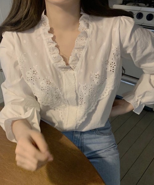 BLANC FICELLE(ブランフィセル)の「シシュウ プルオーバ ブラウス(シャツ/ブラウス・レディース・ホワイト・S/M/L)」の4枚目の写真