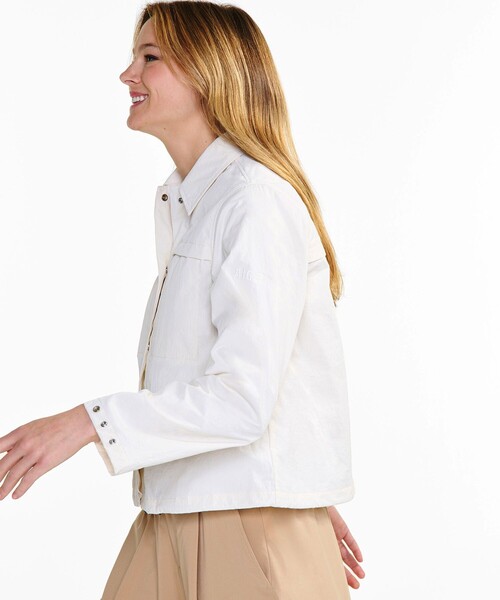 AIGLE（エーグル）の「UVカット 撥水 マルチユース ナイロンシャツジャケット（ナイロンジャケット・レディース・ブラック/ホワイト・40/34/36/38）」の3枚目の写真