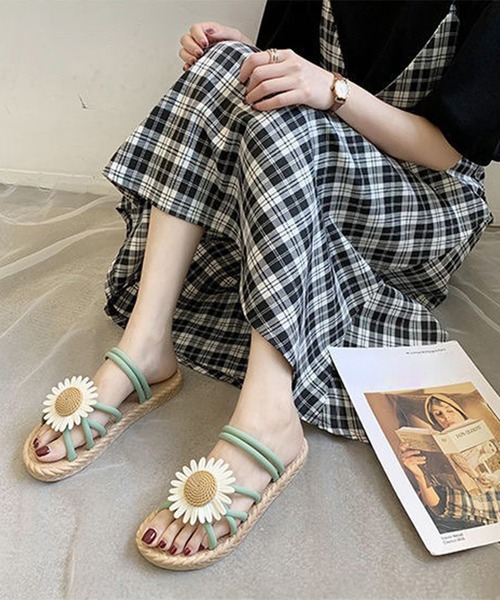 Lace Ladies(レースレディース)の「2WAY フラワーモチーフ ストラップ エスパドリーユ風 サンダル(サンダル・レディース・グリーン/ホワイト/ブラック・23cm/24cm/25cm)」の7枚目の写真