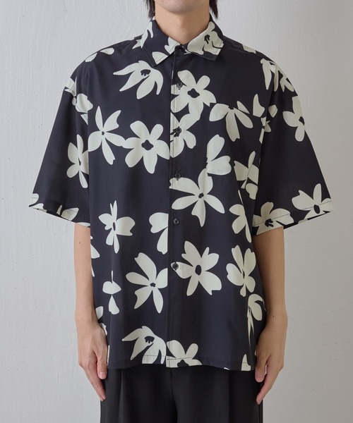 COLONY 2139(コロニートゥーワンスリーナイン)の「アートフラワー柄半袖シャツ(シャツ/ブラウス・メンズ・ブラック/グリーン・MEDIUM/LARGE)」の9枚目の写真