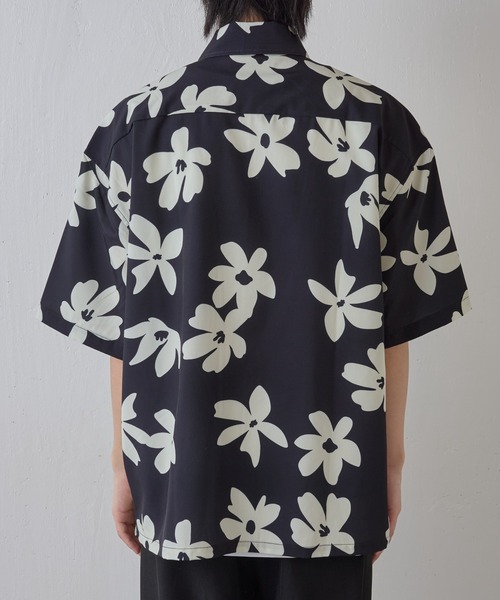 COLONY 2139(コロニートゥーワンスリーナイン)の「アートフラワー柄半袖シャツ(シャツ/ブラウス・メンズ・ブラック/グリーン・MEDIUM/LARGE)」の7枚目の写真