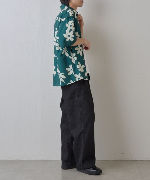 COLONY 2139(コロニートゥーワンスリーナイン)の「アートフラワー柄半袖シャツ(シャツ/ブラウス・メンズ・ブラック/グリーン・MEDIUM/LARGE)」の10枚目の写真