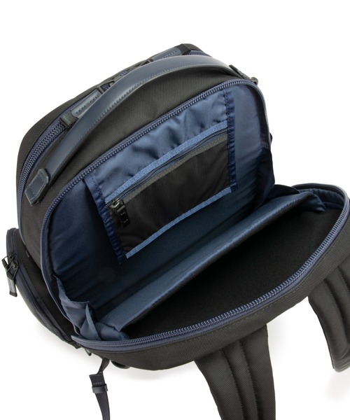 ZERO HALLIBURTON（ゼロハリバートン）の「ビジネスリュック ZLM B4サイズ収納 15.6inchPC収納 27L 81517（ビジネスバッグ・メンズ・ブラック/ネイビー・FREE）」の12枚目の写真