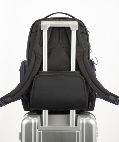 ZERO HALLIBURTON（ゼロハリバートン）の「ビジネスリュック ZLM B4サイズ収納 15.6inchPC収納 27L 81517（ビジネスバッグ・メンズ・ブラック/ネイビー・FREE）」の15枚目の写真