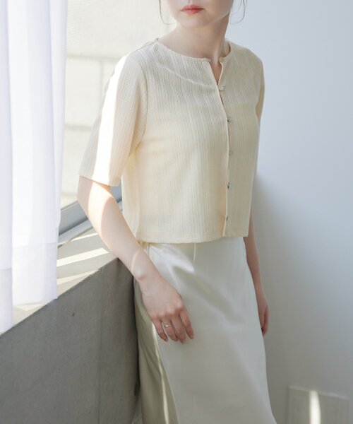 gemeil（ジェムイル）の「【再値下】クロップドシアーカーディガン（IF-225）（Tシャツ/カットソー・レディース・ブラック/アイボリー/グレー・MEDIUM/SMALL）」の4枚目の写真