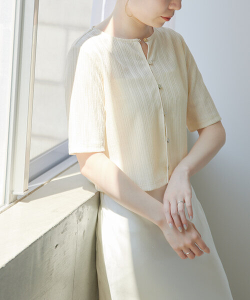 gemeil（ジェムイル）の「【再値下】クロップドシアーカーディガン（IF-225）（Tシャツ/カットソー・レディース・ブラック/アイボリー/グレー・MEDIUM/SMALL）」の5枚目の写真