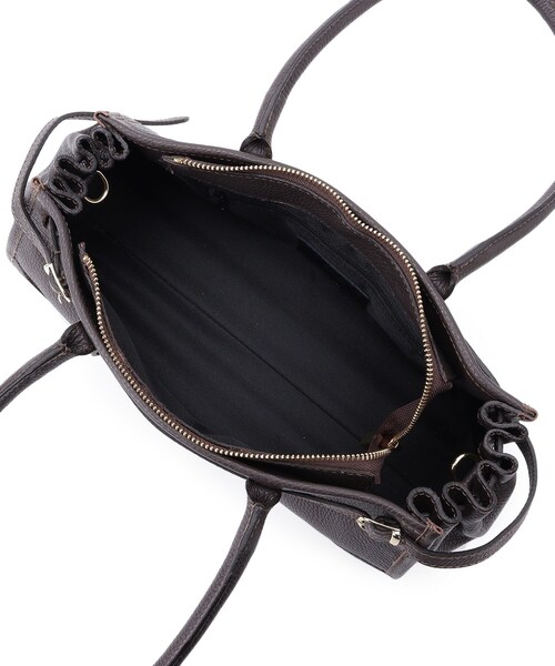 AULENTTI（オウレンティ）の「AULENTTI（オウレンティ）横長ベルト付きボストンバッグ（ボストンバッグ・レディース・ブラウン系・00）」の8枚目の写真