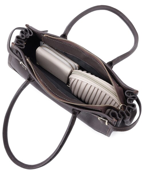 AULENTTI（オウレンティ）の「AULENTTI（オウレンティ）横長ベルト付きボストンバッグ（ボストンバッグ・レディース・ブラウン系・00）」の9枚目の写真