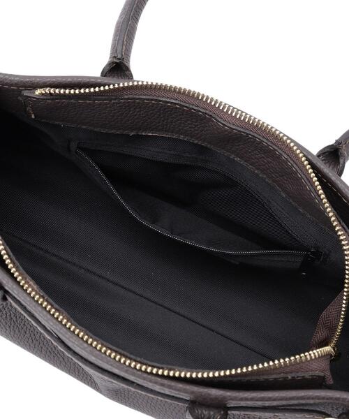 AULENTTI（オウレンティ）の「AULENTTI（オウレンティ）横長ベルト付きボストンバッグ（ボストンバッグ・レディース・ブラウン系・00）」の10枚目の写真