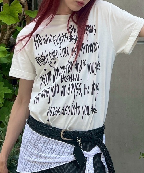Chikashitsu +（チカシツプラス）の「【Chikashitsu +】messaging lettering t-shirt / 【チカシツプラス】メッセージレタリングプリント半袖Tシャツ（Tシャツ/カットソー・メンズ・ホワイト/チャコール/ブラック・ONE SIZE）」の5枚目の写真