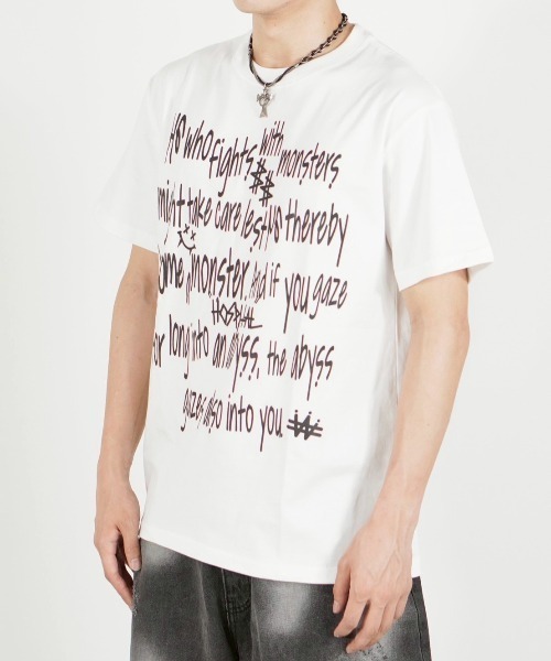 Chikashitsu +（チカシツプラス）の「【Chikashitsu +】messaging lettering t-shirt / 【チカシツプラス】メッセージレタリングプリント半袖Tシャツ（Tシャツ/カットソー・メンズ・ホワイト/チャコール/ブラック・ONE SIZE）」の8枚目の写真