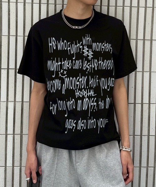 Chikashitsu +（チカシツプラス）の「【Chikashitsu +】messaging lettering t-shirt / 【チカシツプラス】メッセージレタリングプリント半袖Tシャツ（Tシャツ/カットソー・メンズ・ホワイト/チャコール/ブラック・ONE SIZE）」の14枚目の写真