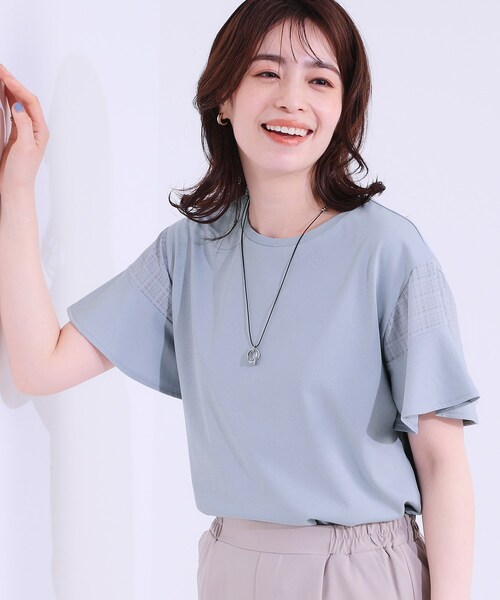 DRESKIP(ドレスキップ)の「【ひんやり/プチプラ】女性らしさ溢れる お袖シアーフリルトップス(Tシャツ/カットソー・レディース・グリーン系/ブラック/ライトブルー/オフホワイト・04/01/02/03)」の4枚目の写真