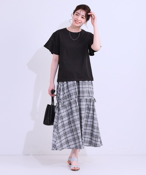 DRESKIP(ドレスキップ)の「【ひんやり/プチプラ】女性らしさ溢れる お袖シアーフリルトップス(Tシャツ/カットソー・レディース・グリーン系/ブラック/ライトブルー/オフホワイト・04/01/02/03)」の11枚目の写真