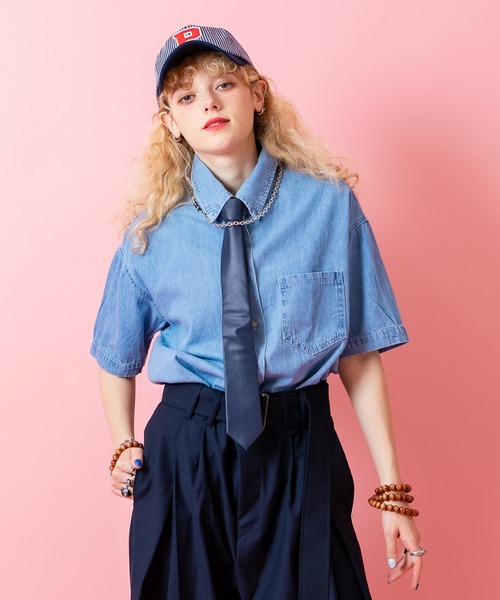a.p.o.v.（エーピーオービー）の「a.p.o.v. オーバーサイズ＆ショート丈デニムシャツ（シャツ/ブラウス・メンズ・ネイビー/ブルー・ONESIZE）」の2枚目の写真