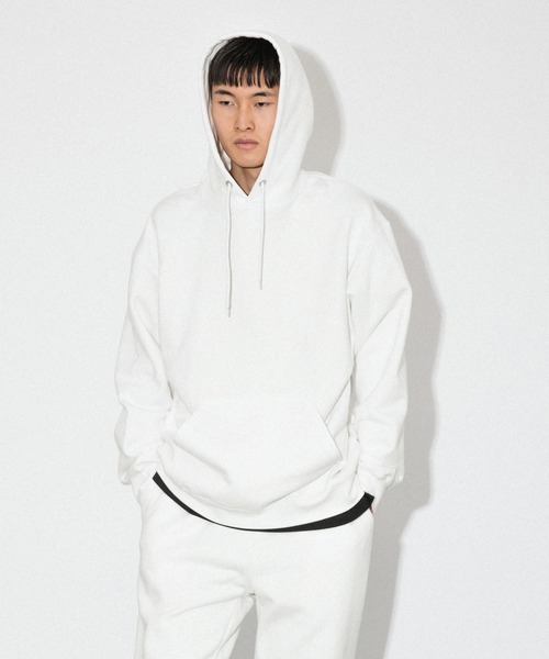 Knuu(ヌウ)の「Heavy Hooded Sweatshirt / ヘビーベーシックパーカー(パーカー・メンズ・ブラック/ヘザーグレー/ホワイト/グリーン/レッド/ネイビー/マルーン・X-SMALL/SMALL/MEDIUM/LARGE/X-LARGE/XX-LARGE)」の2枚目の写真