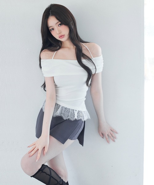 VEILA(ヴェイラ)の「ホルター×ワンショルダー風スリムトップス(Tシャツ/カットソー・レディース・ホワイト/アイボリー・フリー)」の7枚目の写真