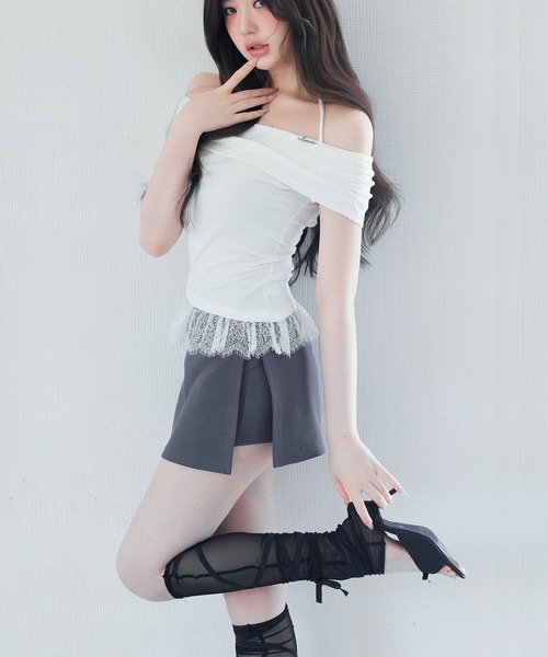 VEILA(ヴェイラ)の「ホルター×ワンショルダー風スリムトップス(Tシャツ/カットソー・レディース・ホワイト/アイボリー・フリー)」の9枚目の写真