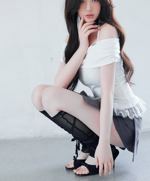 VEILA(ヴェイラ)の「ホルター×ワンショルダー風スリムトップス(Tシャツ/カットソー・レディース・ホワイト/アイボリー・フリー)」の11枚目の写真
