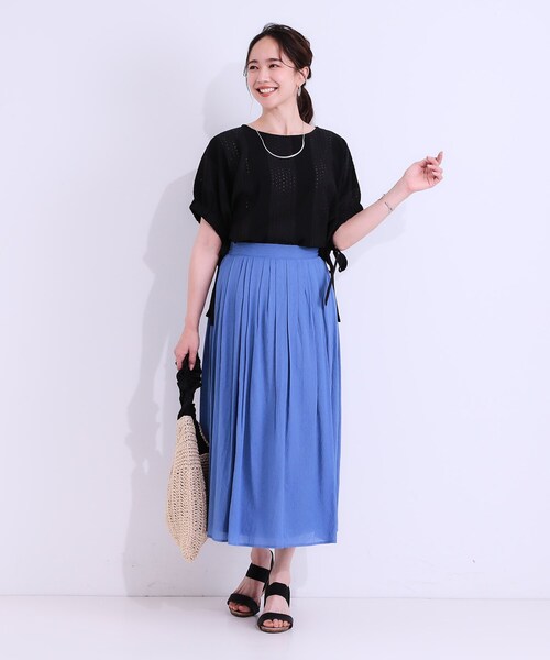 DRESKIP（ドレスキップ）の「【S-LL/二の腕カバー】お袖ギャザーリボン アイレット刺繍トップス（シャツ/ブラウス・レディース・ブルー/アイボリー/ブラック・01/02/03/04）」の10枚目の写真