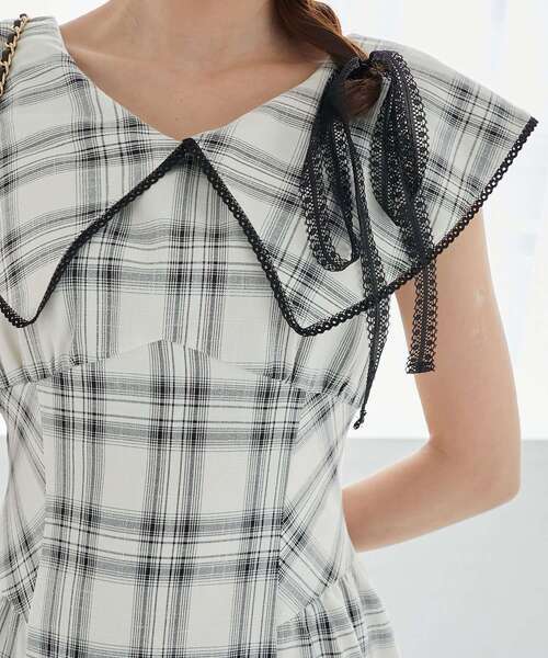 MAJESTIC LEGON（マジェスティックレゴン）の「チョーカーセットビッグカラーワンピース（ワンピース・レディース・ブラック/ホワイト系その他2/ブラック系その他・SMALL/MEDIUM）」の20枚目の写真