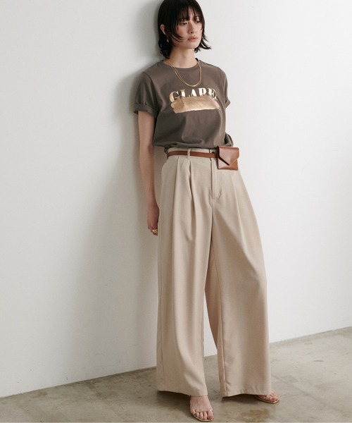 LARUTA(ラルータ)の「【LARUTA】汗染み防止箔ロゴT(Tシャツ/カットソー・レディース・ブラウン/ライトグレー/オフホワイト/スミクロ・FREE)」の6枚目の写真