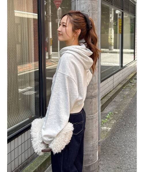 Ungrid(アングリッド)の「【WEB限定】ショートロゴプリントパーカー(パーカー・レディース・ライトグレー/ブラウン/ネイビー・FREE)」の20枚目の写真