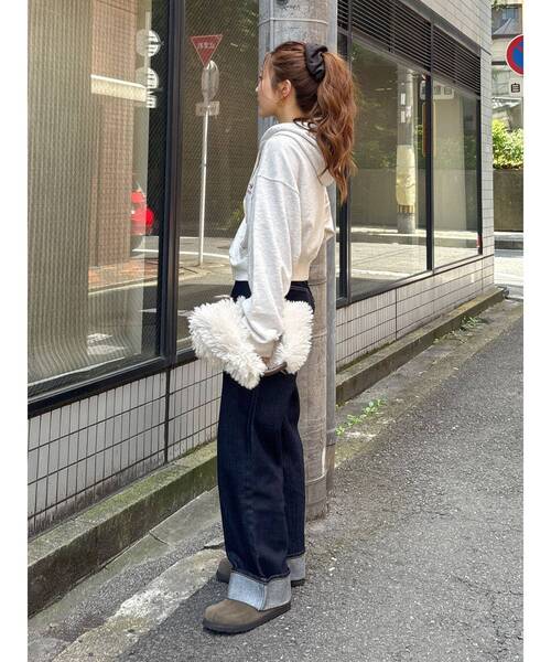 Ungrid(アングリッド)の「【WEB限定】ショートロゴプリントパーカー(パーカー・レディース・ライトグレー/ブラウン/ネイビー・FREE)」の18枚目の写真