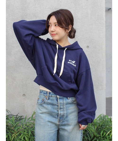 Ungrid(アングリッド)の「【WEB限定】ショートロゴプリントパーカー(パーカー・レディース・ライトグレー/ブラウン/ネイビー・FREE)」の3枚目の写真