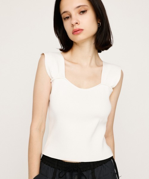 SLY(スライ)の「SQUARE NECK KNIT TANK スクエアネック ニット タンク サマーニット 夏服 ノースリーブトップス(タンクトップ・レディース・オフホワイト/杢グレー/ブラック/バーガンディー・FREE)」の1枚目の写真