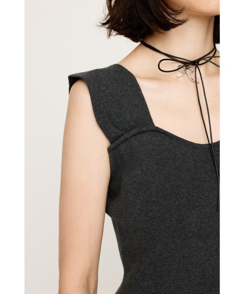 SLY(スライ)の「SQUARE NECK KNIT TANK スクエアネック ニット タンク サマーニット 夏服 ノースリーブトップス(タンクトップ・レディース・オフホワイト/杢グレー/ブラック/バーガンディー・FREE)」の16枚目の写真